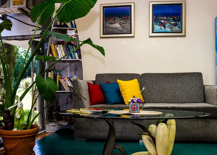 сезони юг Къща за гости 2*