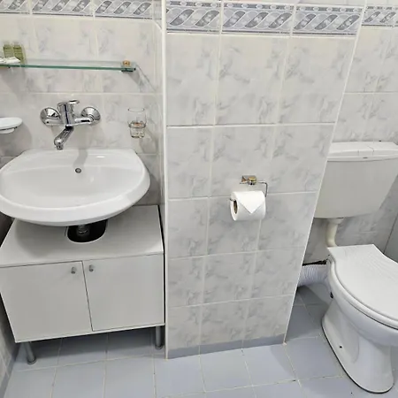 Guest house Sezoni South 2*